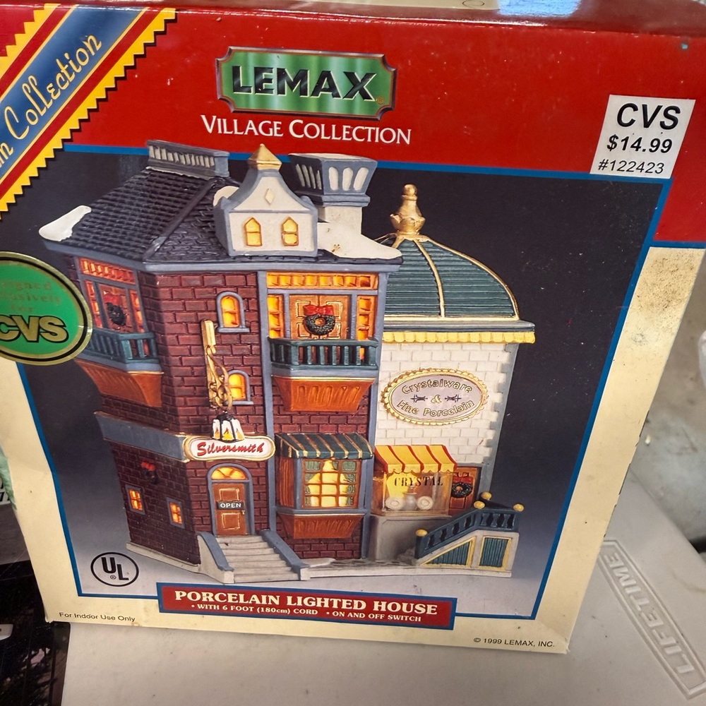 Lemax 1999 Village Collection Lighted House  Silversmith Crystalware Fine Porc